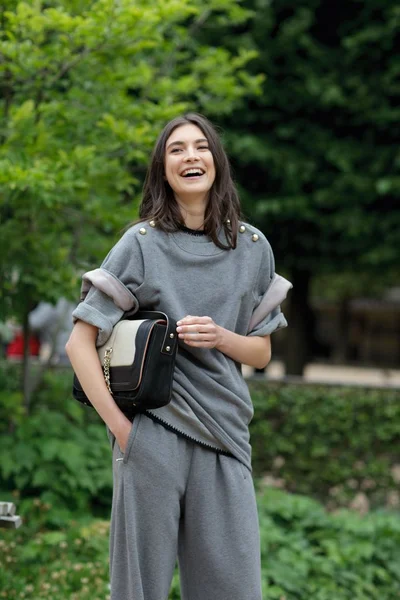 Look 16